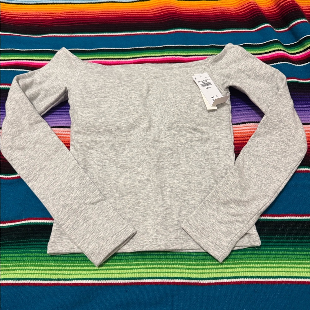 Abercrombie & Fitch Gray Off-Shoulder Long Sleeve Tee